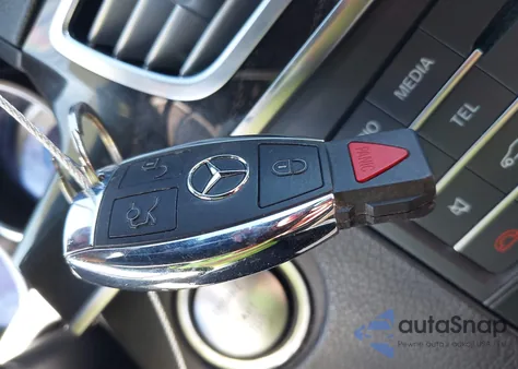 2016 Mercedes-Benz E 350 4Matic z USA, uszkodzony, nr VIN WDDHF8JB6GB236477